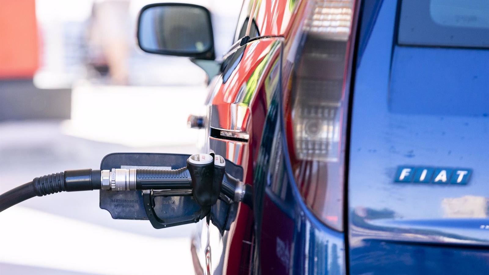 La gasolina alcanza un nuevo récord anual con una subida del 10% en 2024