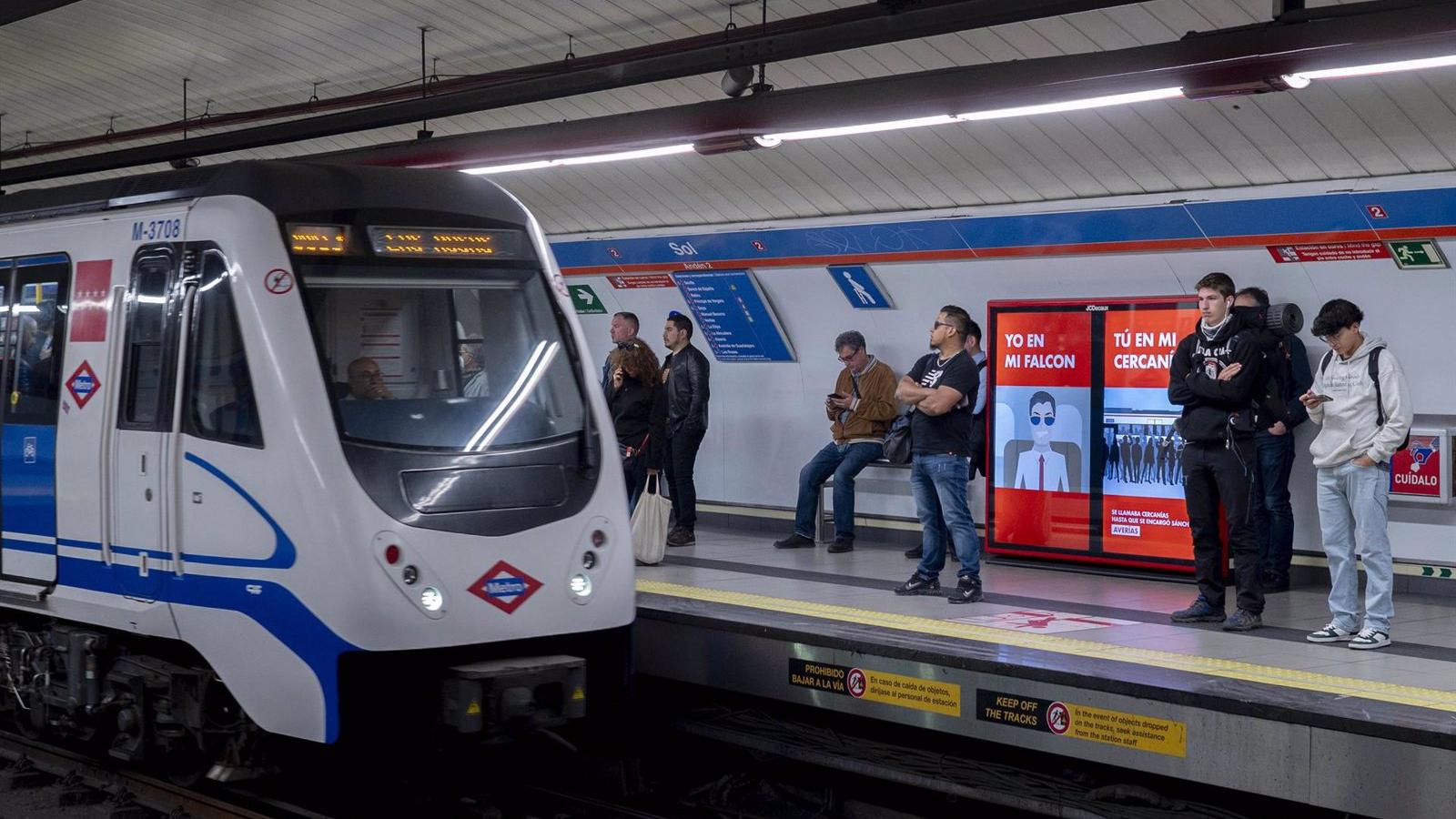 Metro de Madrid refuerza su servicio por la huelga de Renfe