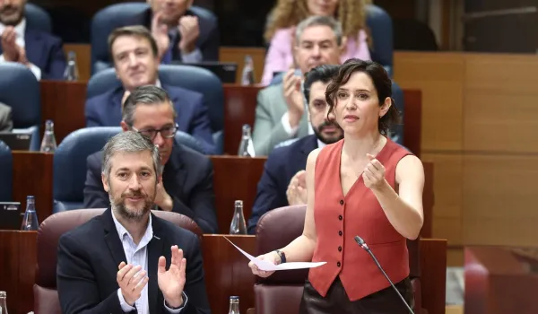 ayuso-vox-racionalidad-gobierno-ayudas-nadie-deja-ningun