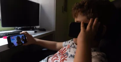 medicos-psicologos-advierten-dano-pantallas-ninos