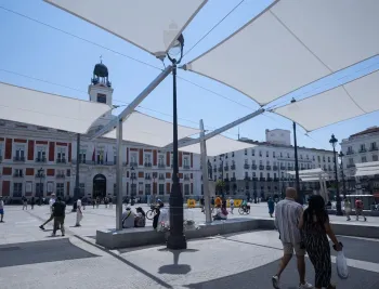 ayuntamiento-comienza-martes-montaje-toldos-sol-esten
