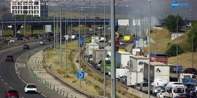 coche-arde-a-5-altura-mostoles-choque-vehiculos