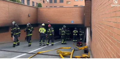 bomberos-controlan-incendio-garaje-urbanizacion-tablas