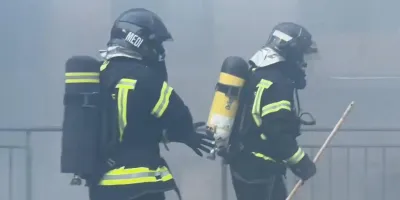diecinueve-dotaciones-extinguen-incendio-edificio-okupado-san