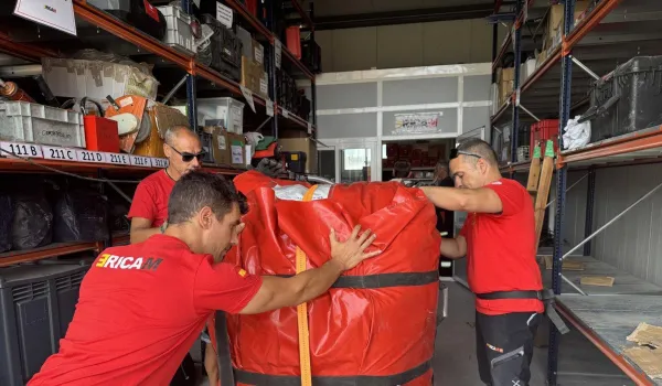 comunidad-envia-40-especialistas-equipo-emergencia-venezuela