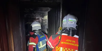 bomberos-apagan-incendio-piso-fuenlabrada-mujer-sufre