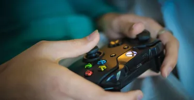 espana-22-8-millones-personas-juegan-videojuegos-dedican-media