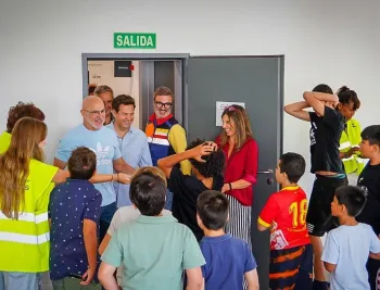 rozas-luis-fuente-visita-sorpresa-desalojados-incendio
