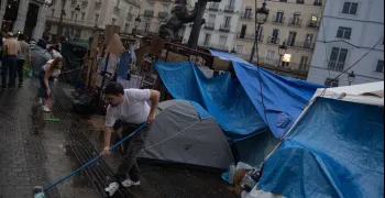 acampada-comienza-extenderse-puerta-sol-cumple-semana-comienzo