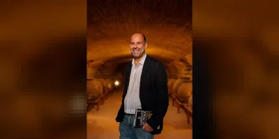 javier-oliva-lanza-el-laberinto-piedra-thriller-torno