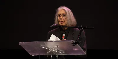 anne-carson-y-si-la-poesia-fuera-la-ultima-forma-de-desobediencia