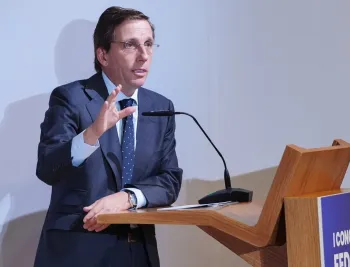 almeida-fia-trilero-sanchez-excusa-pueril-pone-defender
