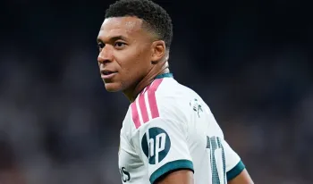 el-madrid-conquista-el-camp-nou-con-un-doblete-de-mbappe