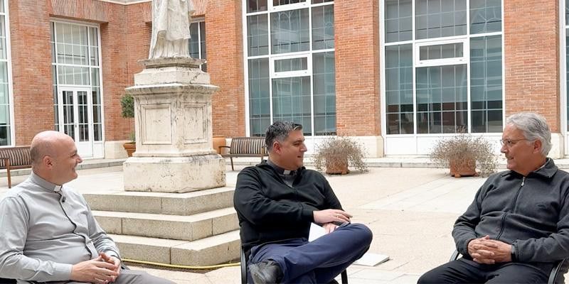 La catedral de la Almudena celebra las bodas de oro y plata sacerdotales en Madrid