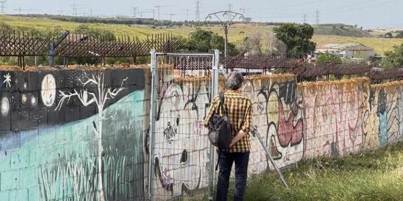 El delegado de Cáritas Diocesana de Madrid visita la Cañada Real