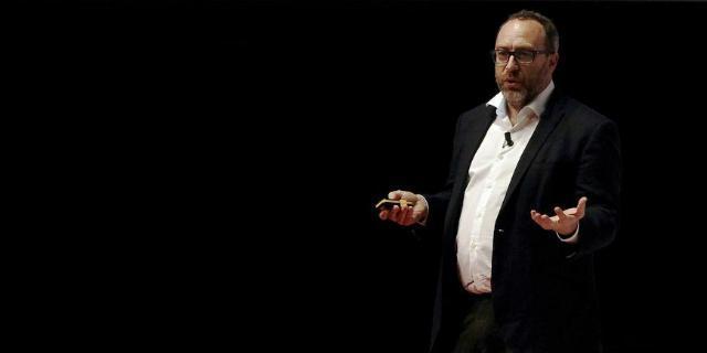 Wikipedia expulsa a casi 400 editores por fraude