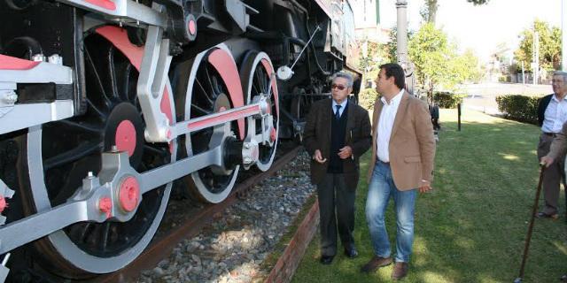 El alcalde de Las Rozas visita el Museo del Ferrocarril de Las Matas