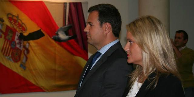El alcalde de Las Rozas y María del Mar Blanco inauguraron la exposición “En pie de foto” 