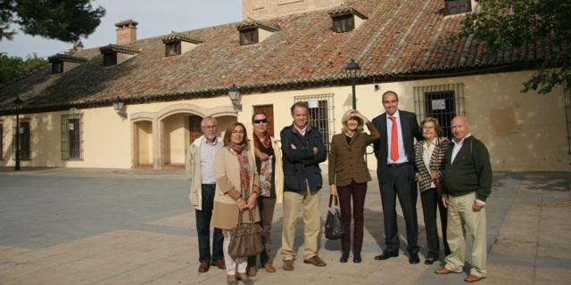 La directora general de Patrimonio Cultural visita el Palacio de Baena en Sevilla la Nueva