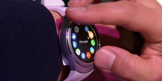 Samsung lanza su reloj inteligente con la esfera totalmente circular Samsung lanza su reloj inteligente con la esfera totalmente circular