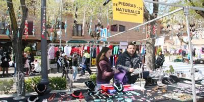 Nuevos comerciantes se incorporan al mercadillo de Sevilla la Nueva