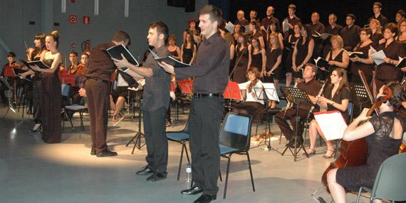 El Coro de la Escuela Municipal de Música fascina al público de Parla con un recital excepcional