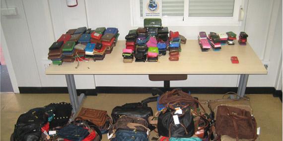 Más de 500 artículos falsos requisados en un mercadillo de Majadahonda