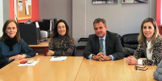 El alcalde de Majadahonda inicia en el colegio San Pio X su ronda de visitas