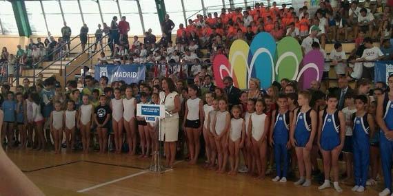 Ana Botella visita el Centro Deportivo San Blas-Canillejas