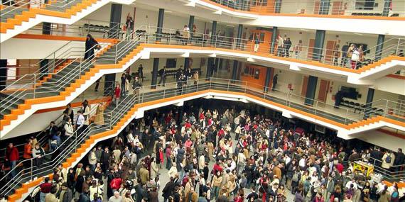 El curso universitario arranca en Madrid con normalidad