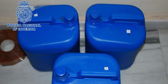 Interceptado en Barajas con 23 cápsulas de cocaína líquida en su organismo