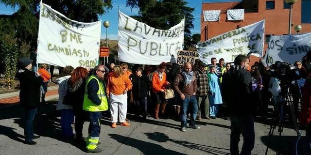 Lasquetty garantiza el suministro de la ropa limpia en los hospitales