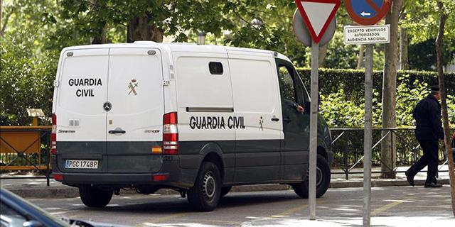 Vendían en una chatarrería lo que robaban en los cementerios