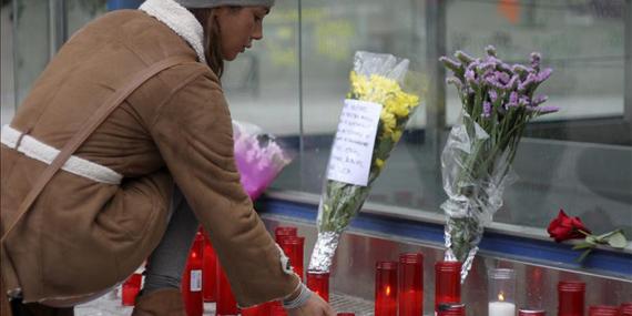130314 plaza victimas arena barajas