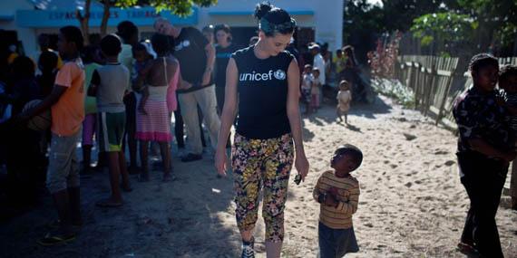 Katy Perry viaja a Madagascar en colaboración con UNICEF