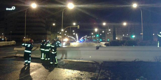 El viento tira uno de los obeliscos del Ensanche de Vallecas