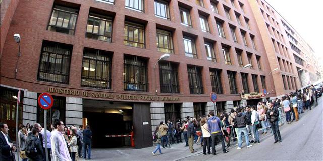 La mitad de los cien primeros MIR eligen hospitales de Madrid