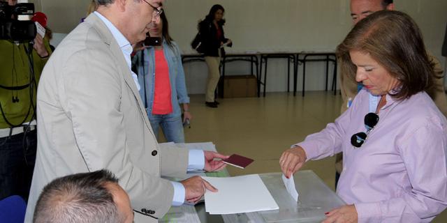 Ana Botella espera una jornada tranquila con una alta participación