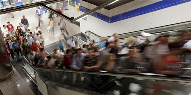Una escalera de Metro no podrá estar averiada más de 3,5 horas