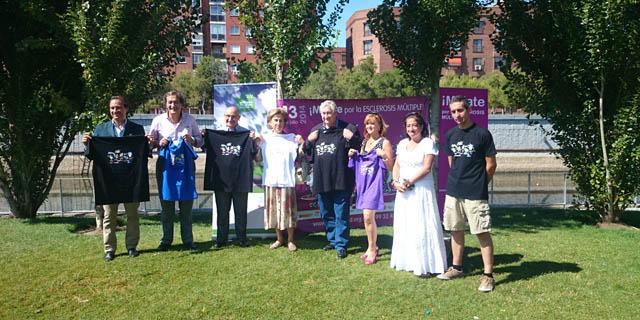 Madrid se 'moja' por los enfermos de esclerosis múltiple