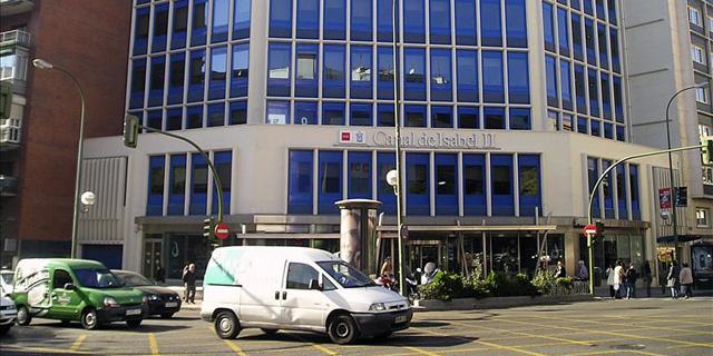 La empresa gestora del Canal de Isabel II estudia emitir bonos para financiar su deuda