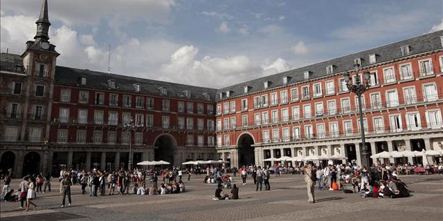 IU exige limitar los permisos para el uso de la Plaza Mayor como espacio publicitario
