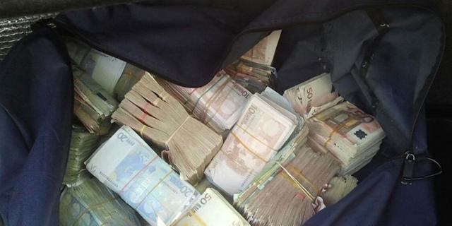 Interceptado en Madrid cuando trasladaba a Portugal 405.000 euros en efectivo