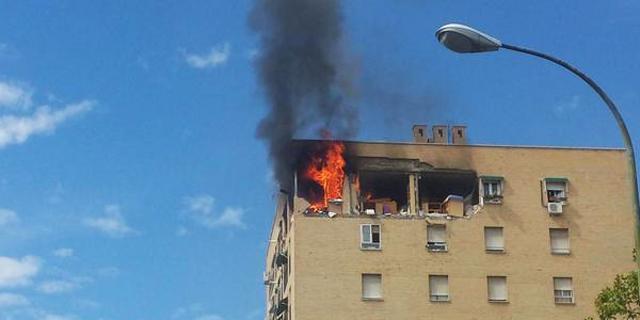 La explosión en una vivienda de Usera deja un herido muy grave