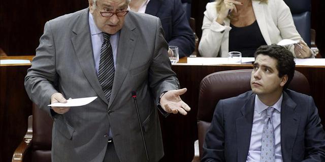 González pospone la dimisión de Javier Rodríguez