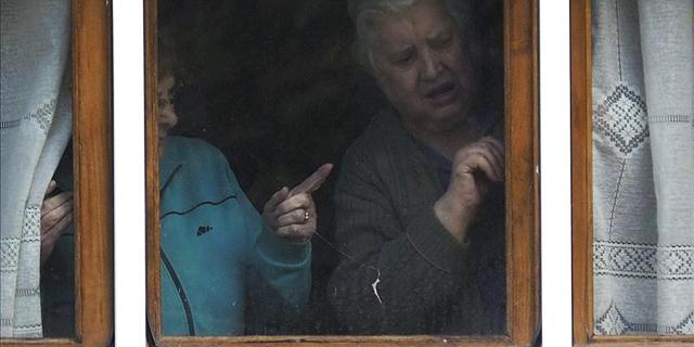 Teresa Romero se levanta, toma líquidos y habla con su marido