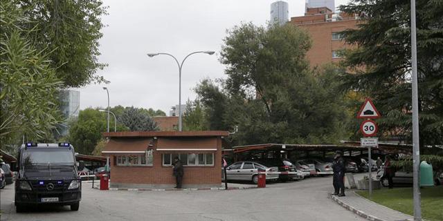 Ingresa un "contacto de bajo riesgo" que viajó en la ambulancia con Teresa Romero