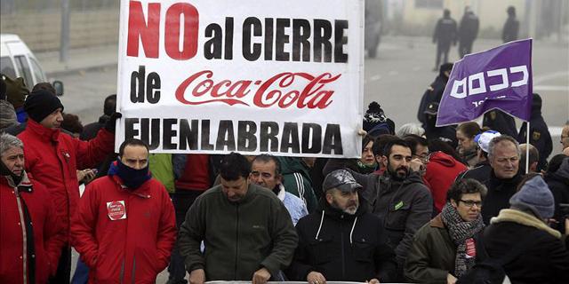 Cuatro heridos en el desalojo de la planta de Coca-Cola