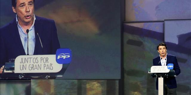 González anima al PP a &quot;salir a la calle con la cabeza alta&quot; tras lograr atajar la crisis