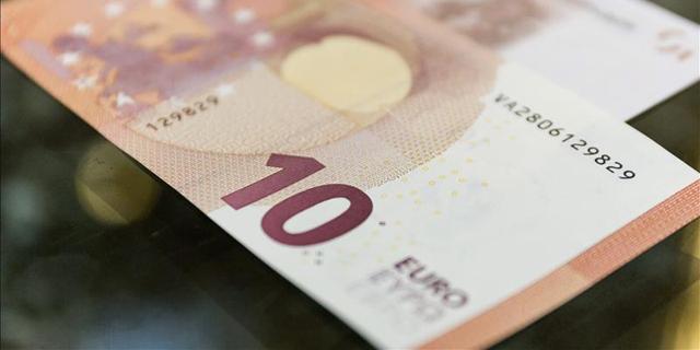 Madrid coloca por primera vez 500 millones en un bono a 15 años al 2,08%